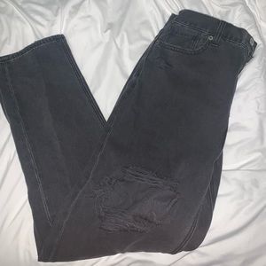 WASHED BLACK MOM JEANS